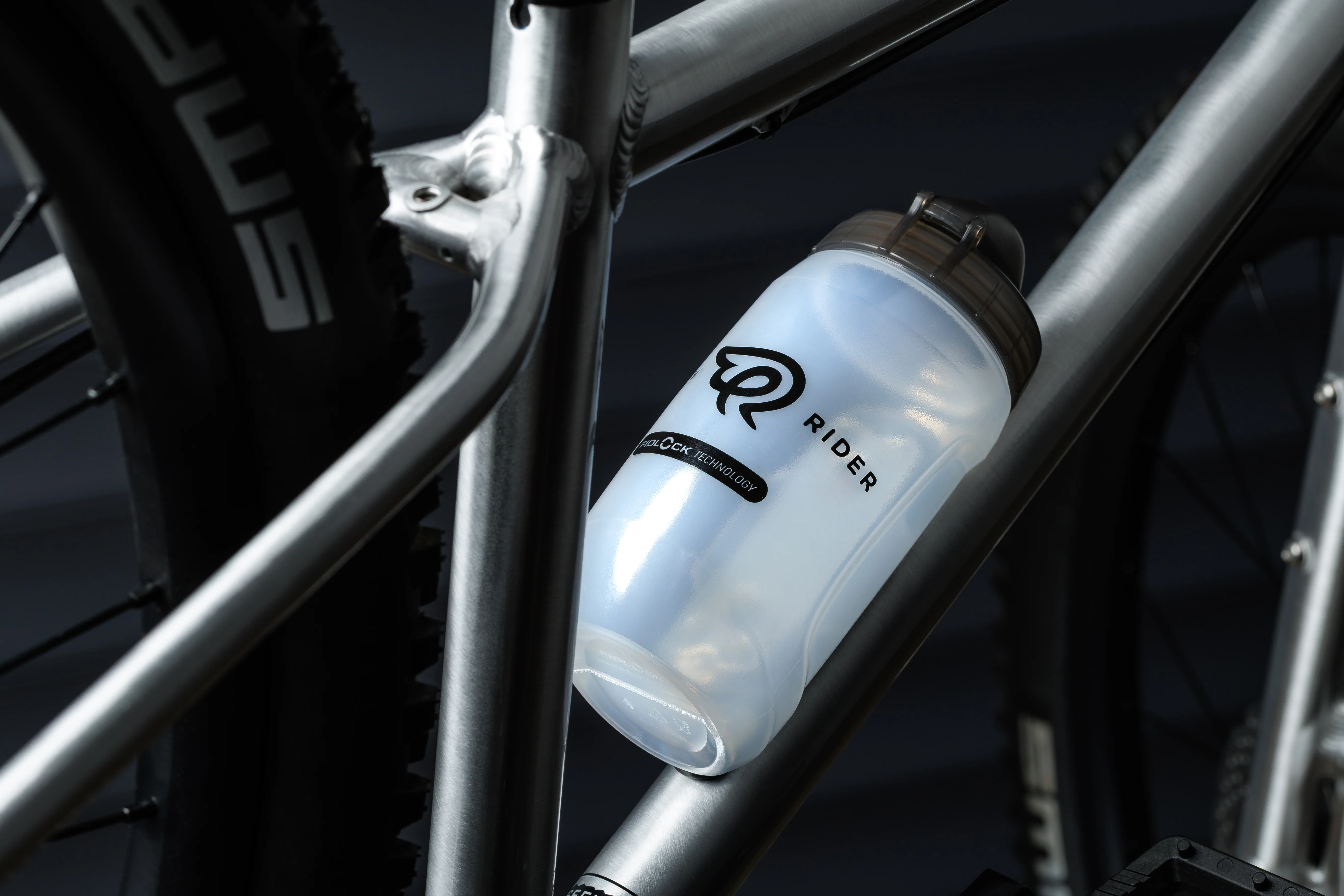 Fidlock Twist 450ml Bottle (Exc Mount) - Image 4